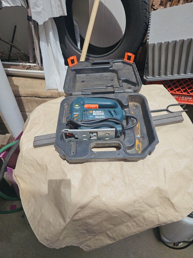 Jig Saw Black & Decker With Case