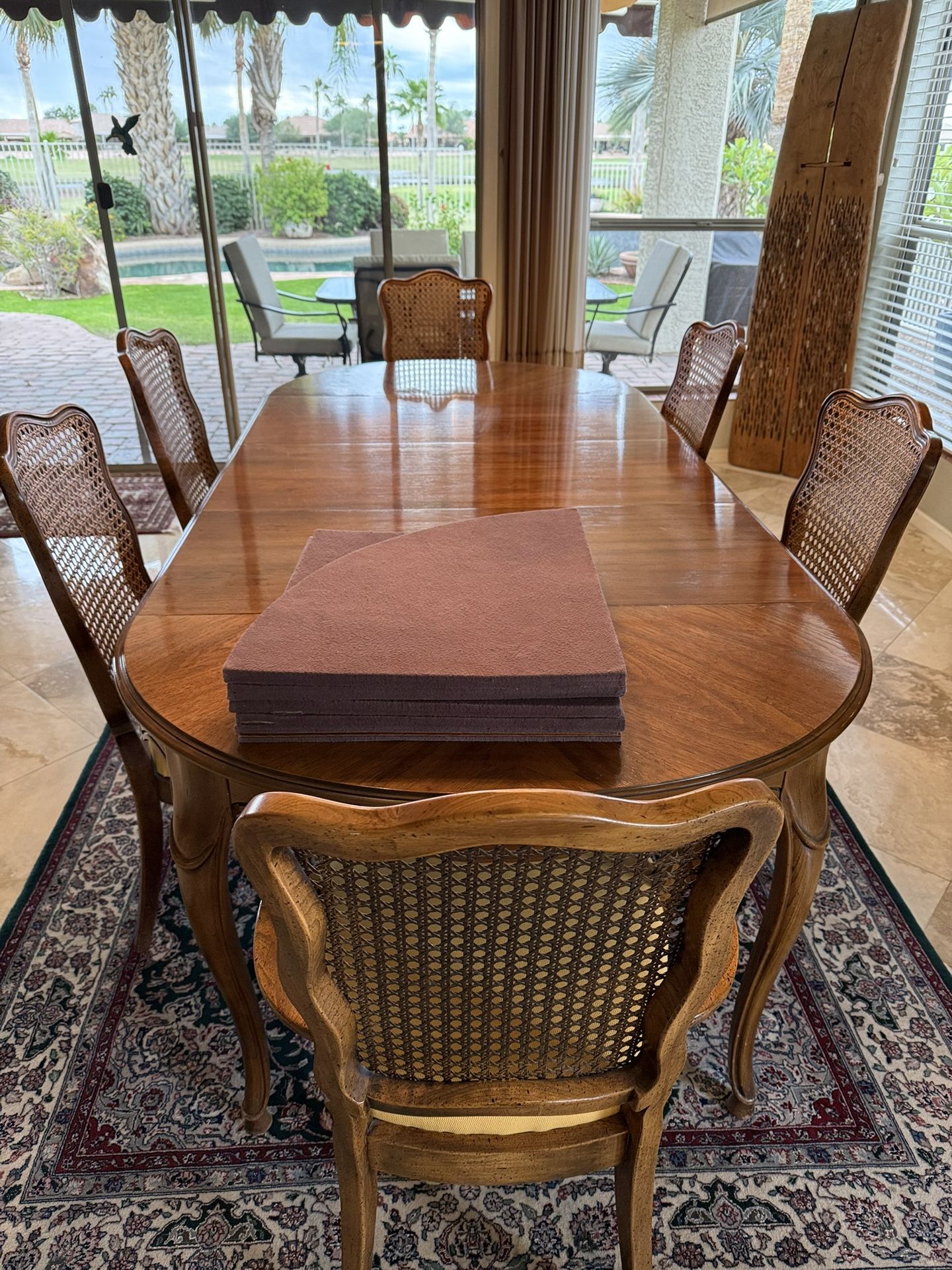 Drexel French Provincial Dining Set – Table + 6 Chairs + 3 Leaves – Excellent Condition 