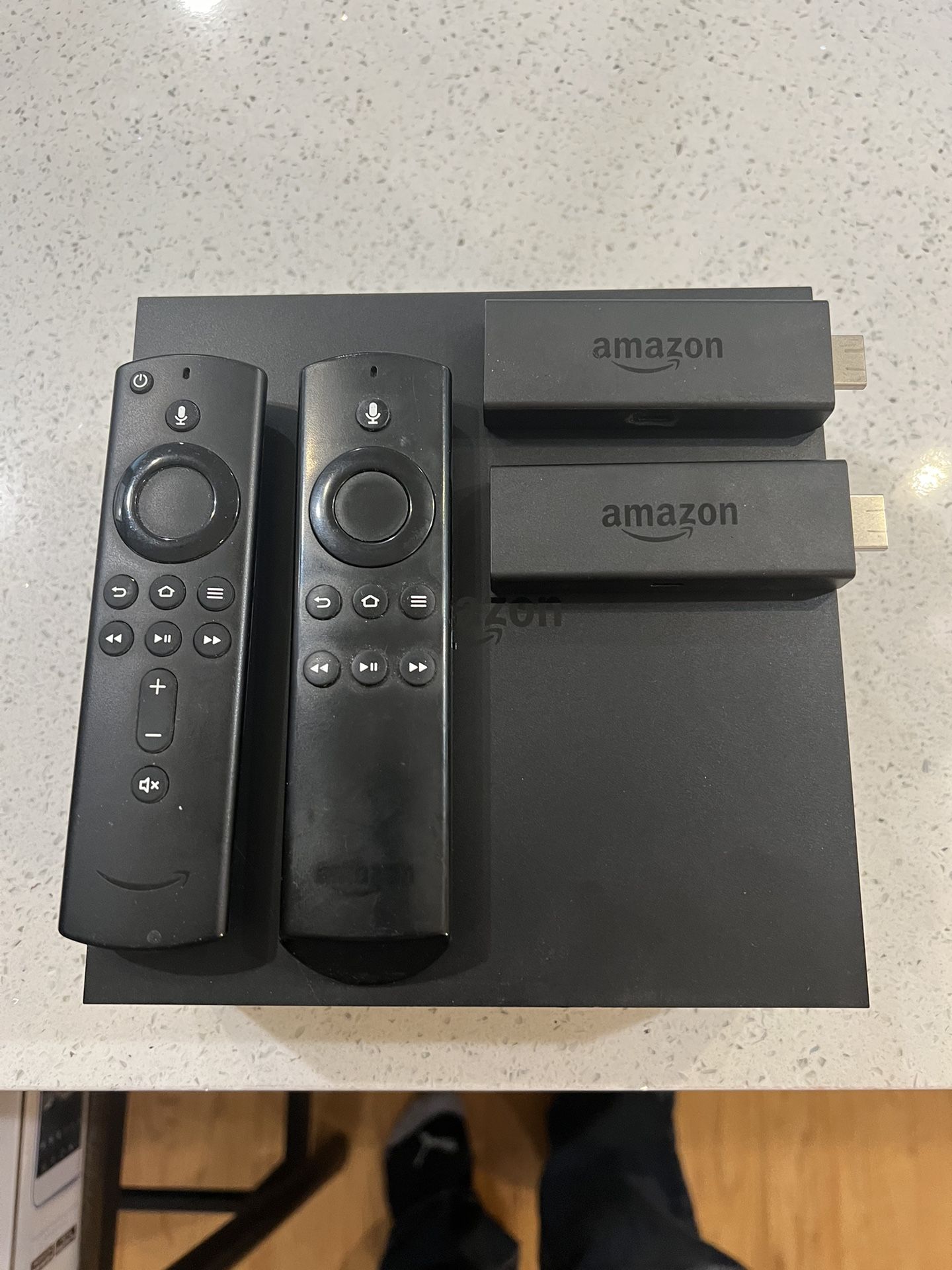 Amazon Fire Tv Recast 500gb Over The Air DVR With 2 Fire sticks And Remotes