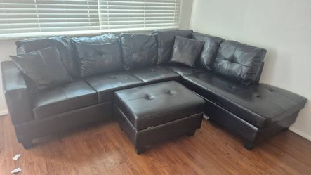 BRAND NEW SECTIONAL COUCH IN ORIGINAL BOX