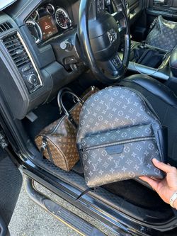 Louis Vuitton Discovery Backpack MM – Monogram Eclipse – Excellent Condition
