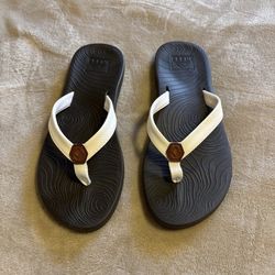 Women's reef Sandals - Size 8