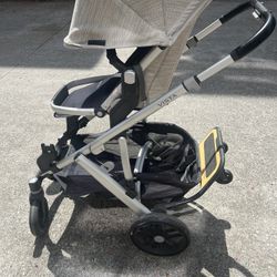 UppaBaby Vista Stroller With Bassinet Attachment