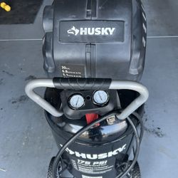 Husky 30 Gal 1.7 HP 200 Max Psi Compressor