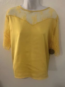 Luna Rae Womens Size M Yellow Gold Blouse.