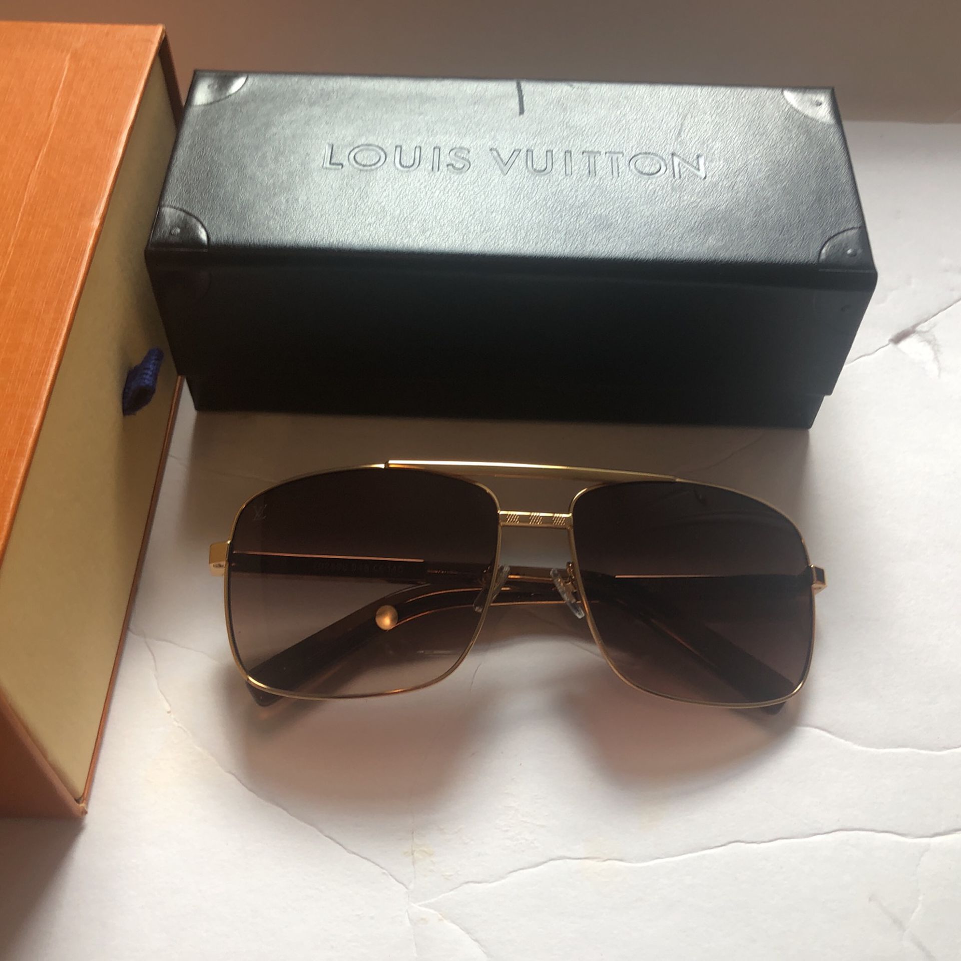 Mens Louis Vuitton LV Authentic Sunglasses for Sale in Ferris, TX - OfferUp