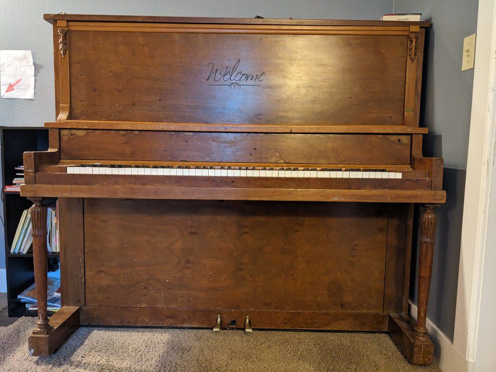 Piano - Working Upright (Will Pay To Move!)