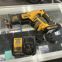 Dewalt sawzall with battery and charger