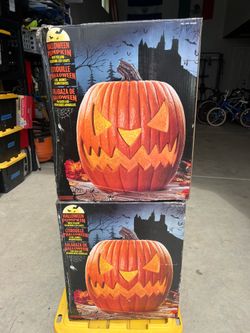 Costco Halloween Pumpkin Motion Sensor Jack-O-lantern Sound Flickering LED 20"