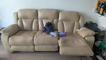 Free sofa with 2 reclining seats