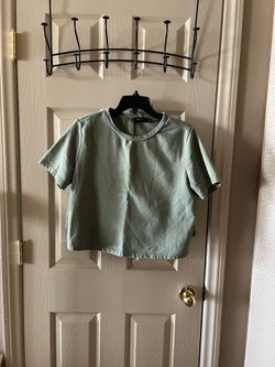 Set De Short Y Blusa Verde Olivo, Marca Zesica - Size M