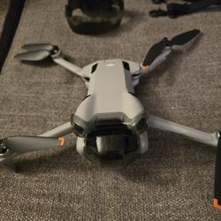 DJI MINI 4 PRO (Fly More Combo)