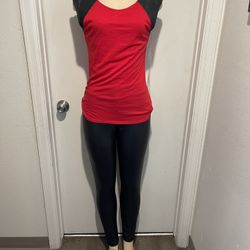 New Women’s 2 Piece Set Size S/M