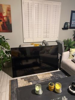 Samsung 70-inch Crystal 4K UHD Smart TV