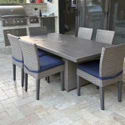 Outdoor Rochford Rectangular 6 person dining set