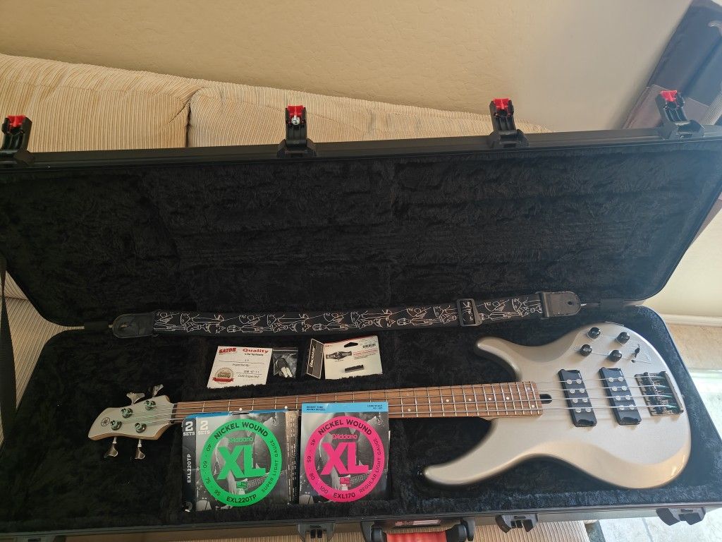 Yamaha TRBX304 Bass (Mist Green) With Case And Accessories