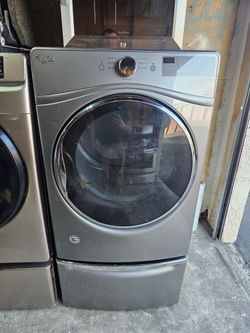 ELECTRIC 220VOLT DRYER WHIRLPOOL LARGE CAPACITY 