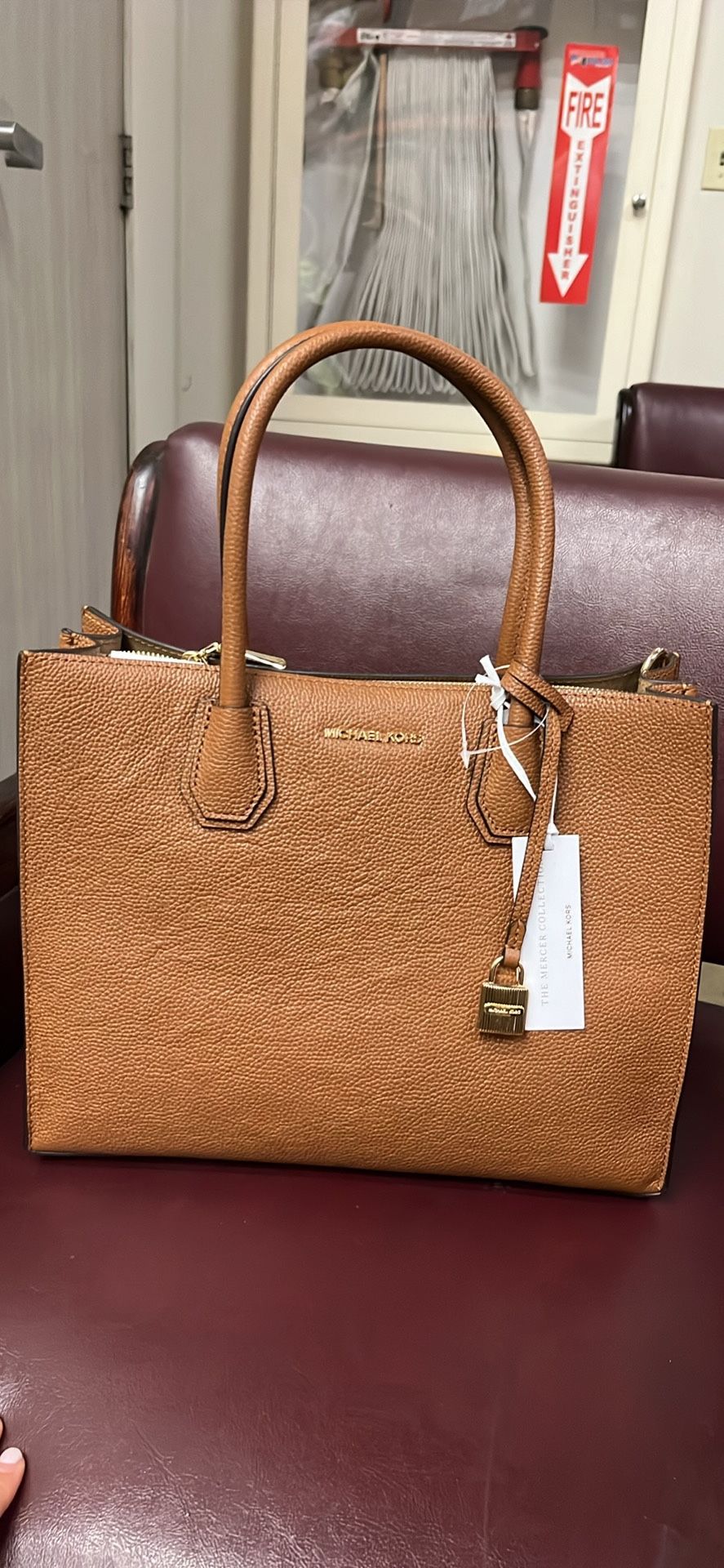 NEW Michael Kors Leather Bag NEW