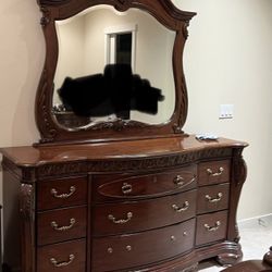 Solid Wood Dresser With Mirror