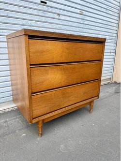 Walnut Mid Century Modern Three Drawer Dresser Broyhill Pacemaker