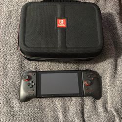 Nintendo Switch Console (1st Generation) w/ Hori Split Pad Pro Controllers