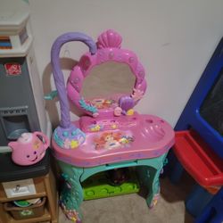 Kids Play Makup Table