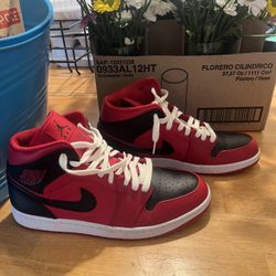 jordan 1 mid reverse bred