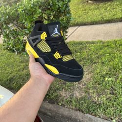 Jordan 4 Yellow Thunder 