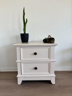 Off White 2-Drawer Nightstand Bedside Table