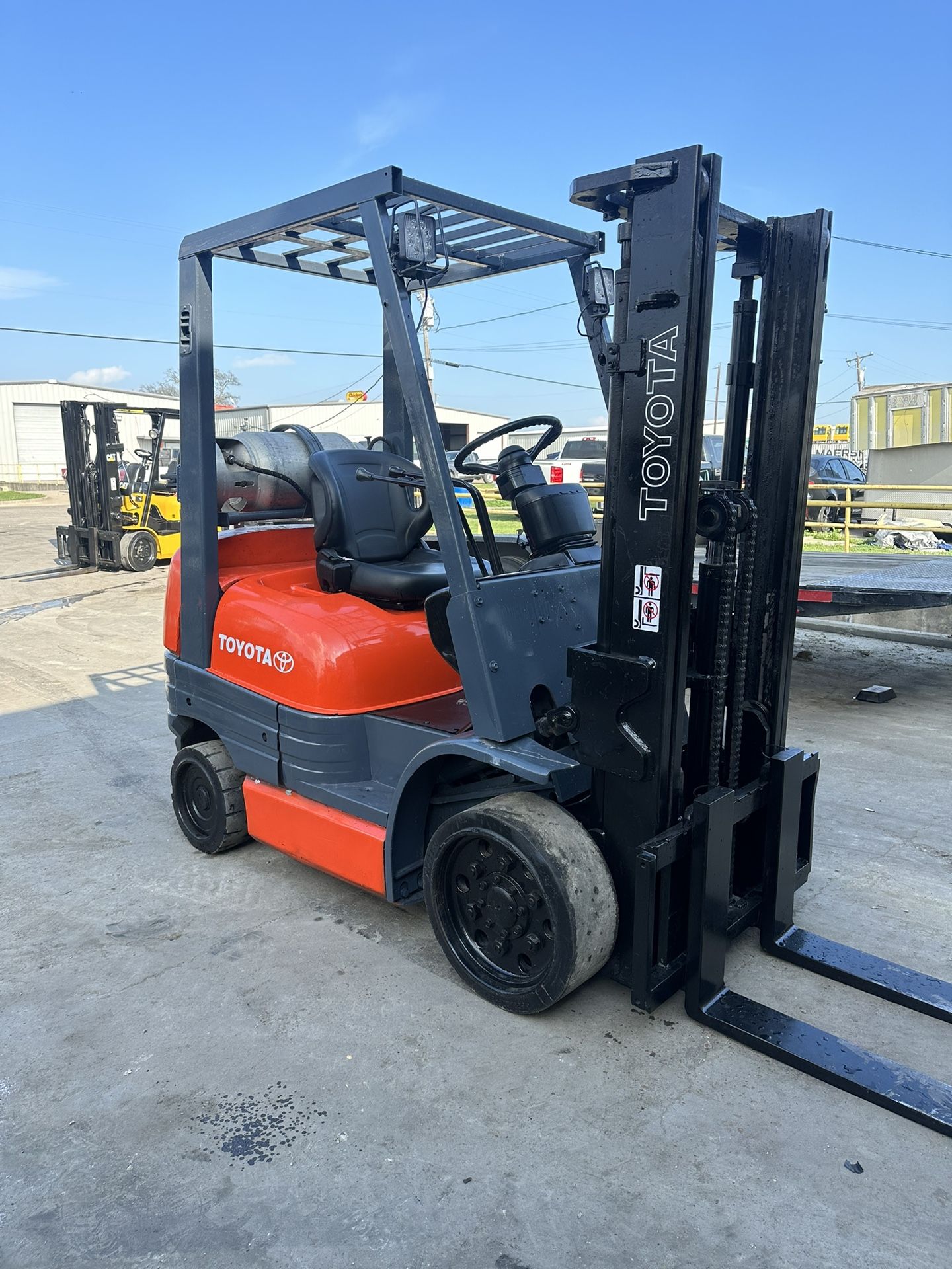 Forklift Toyota 4000 Lbs Capacity 