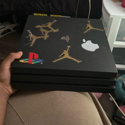 PS4 PRO