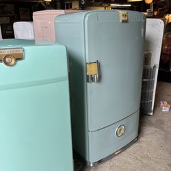 Vintage refrigerator Frigidaire 1940s 1950s antique retro