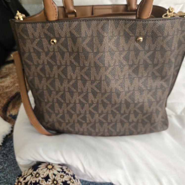Micheal Kors Purse