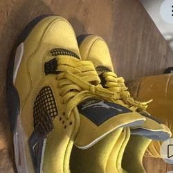 Jordan 4 Yellow Thunders