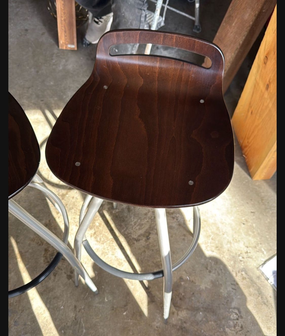 2 Bar Stools 