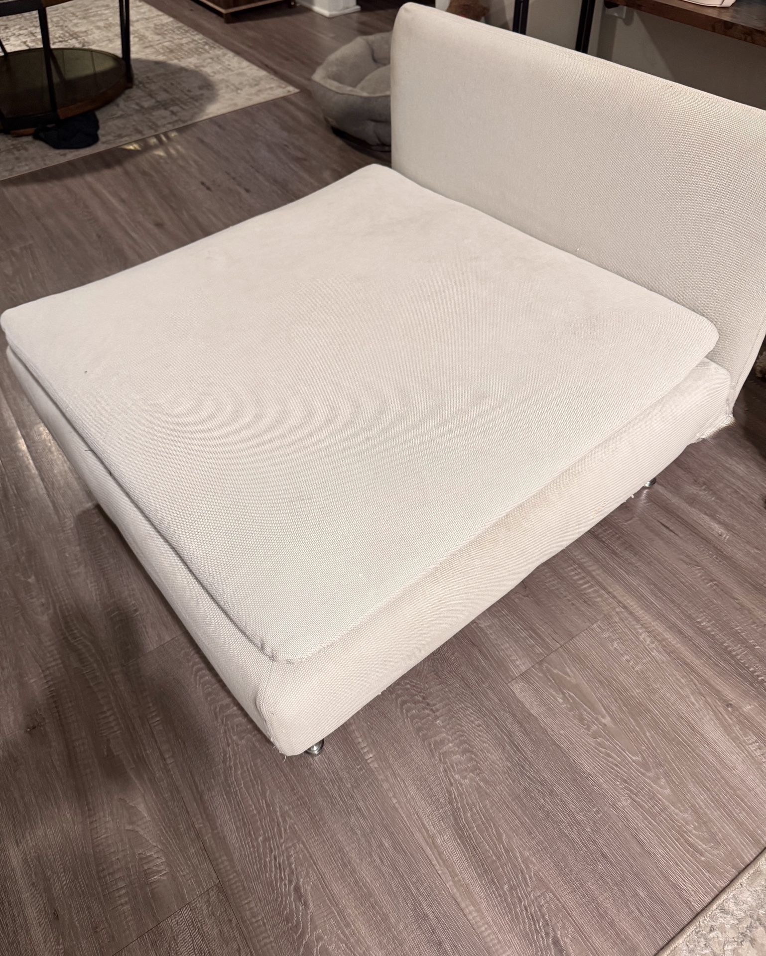 There is a small defect on the inside cushion part. You can do offer