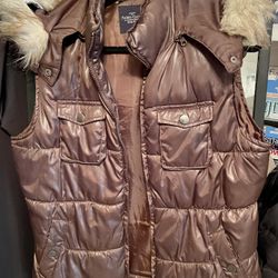 Hooded Puffer Vest With Faux Fur