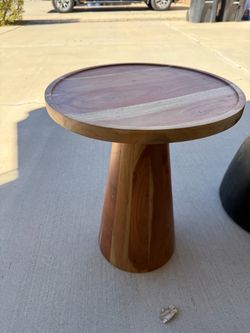 Mango wood accent table