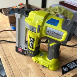 RYOBI ONE+ 18V 18-Gauge Cordless AirStrike Narrow Crown Staples. ( Tool Only)