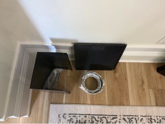 30” Wall Mount Range Hood – Black – Complete with Chimney Cover & Ducting – $100