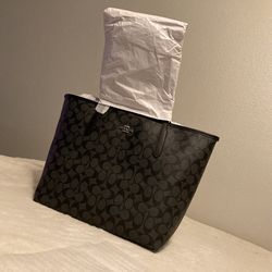 Coach: City Tote In Signature Canvas