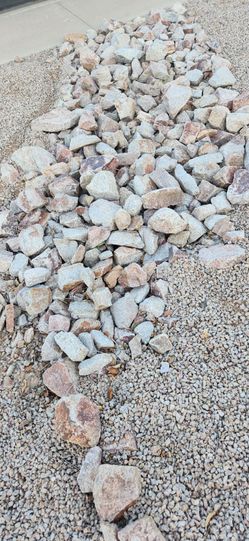 River rock landscaping - free