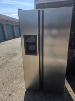 Stainless Steel Side-by-Side Refrigerator with Ice Dispenser