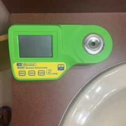 Milwaukee MA887 Saltwater Refractometer