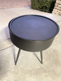 Round Side Table 