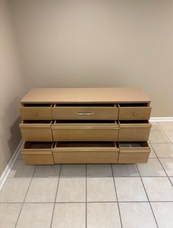 Kroehler vintage dresser