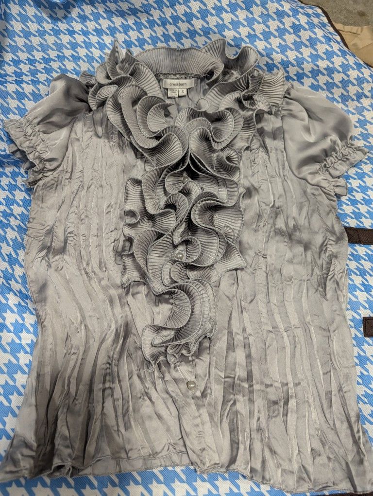Dressbarn Ruffly Gray Top
