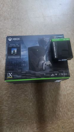 NIB NEVER USED XBOX SERIES X HALO EDITION WITH SIDE DOCK CHARGING STATION