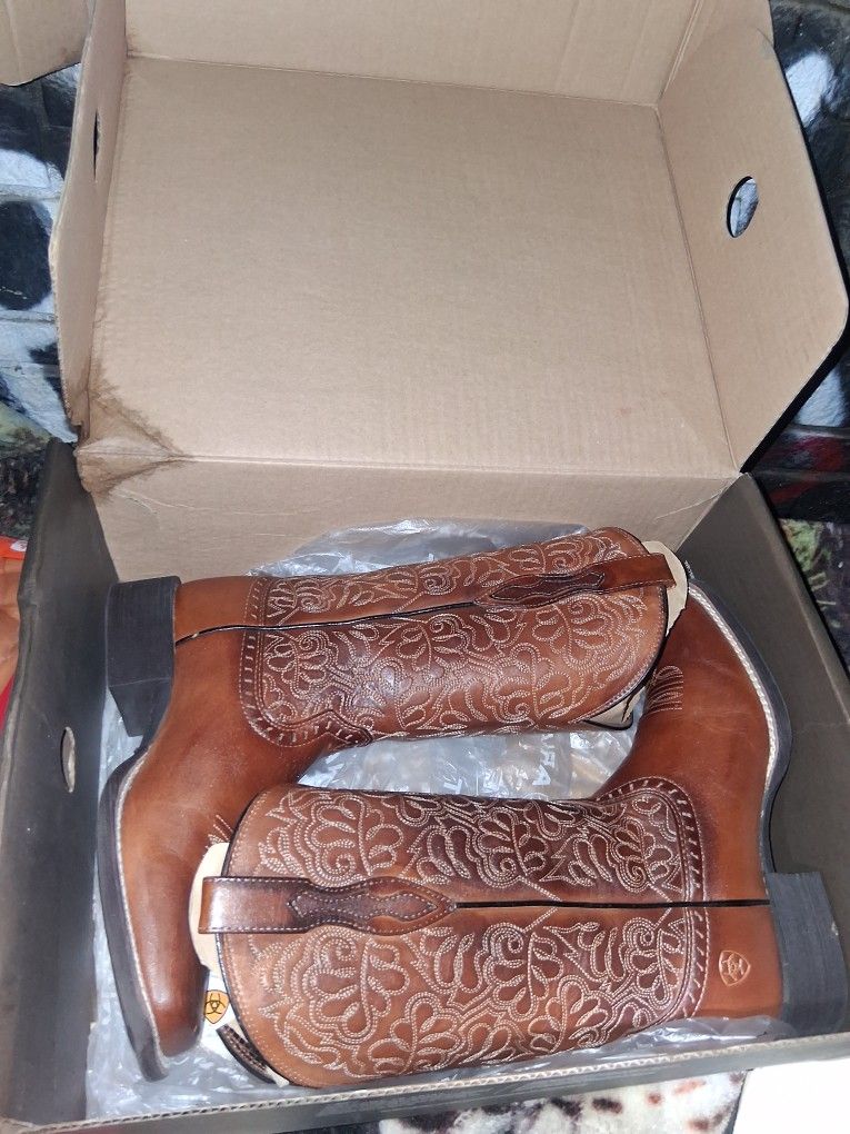 Brand New Ladies Ariat Brand Boots