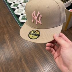 New York Yankees New Era Fitted Cap Rare Hat Sandstorm Brown And Pink  New 100% Authentic 